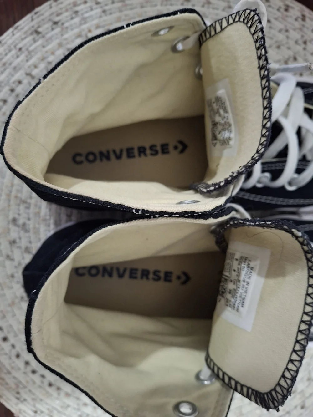 Unisex Converse High Top Sneakers - Black with White M6/W8. - Picture 5 of 10